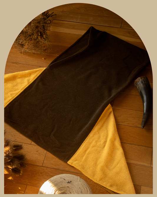 Scandinavian viking Skjoldehamn hood – yellow & brown wool